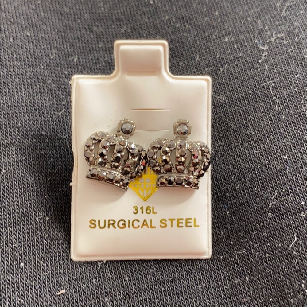 Black/sliver earrings